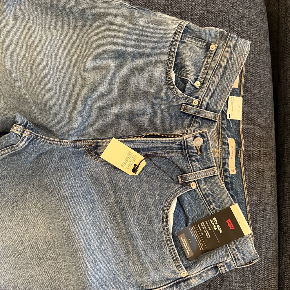 Levi’s mom jeans - Picture 3 of 5